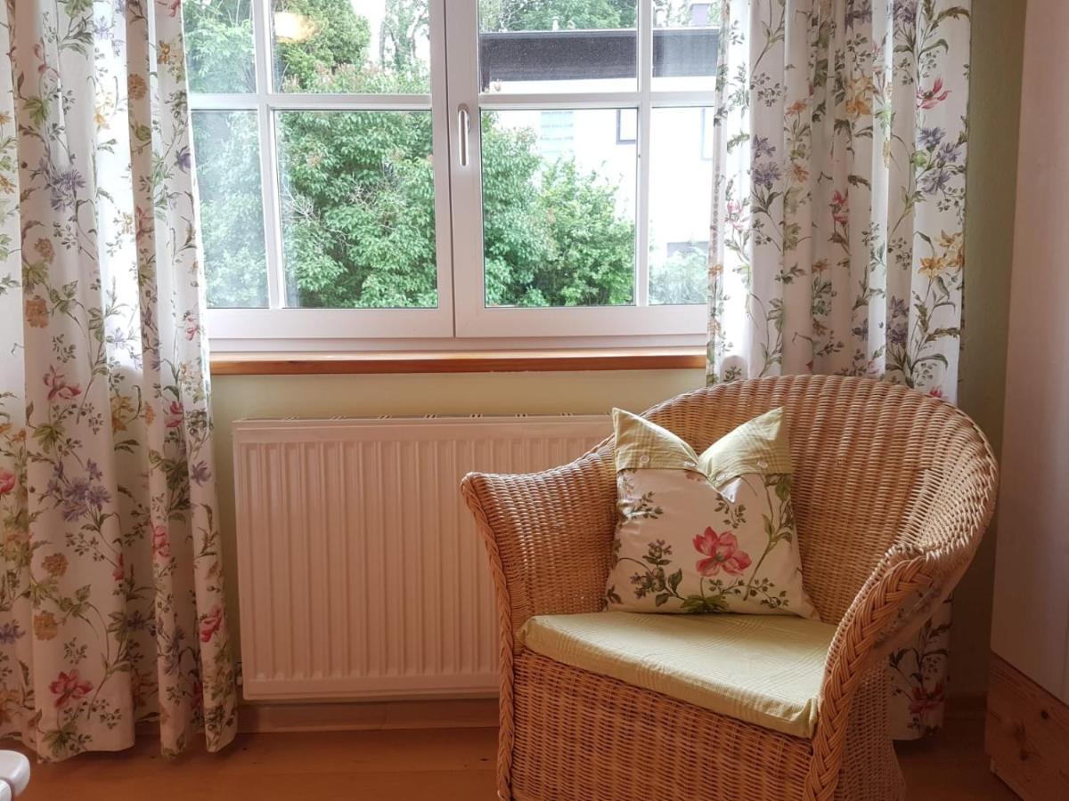 Wunderschoene Ferienwohnung Mit Seeblick Zell am Moos Exterior foto